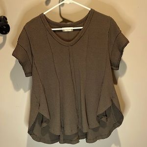 Square knit ruffle bottom t shirt, size XS